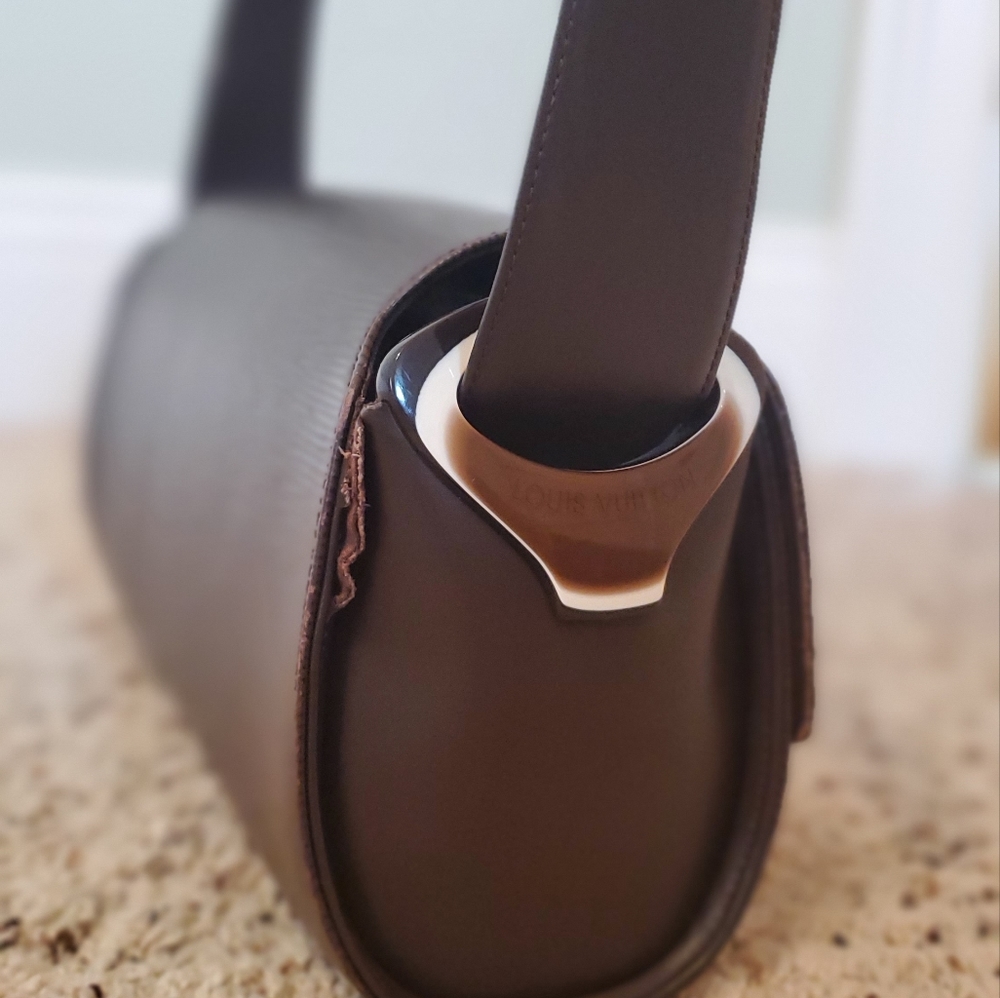 LOUIS VUITTON bag - Picture 4 of 11